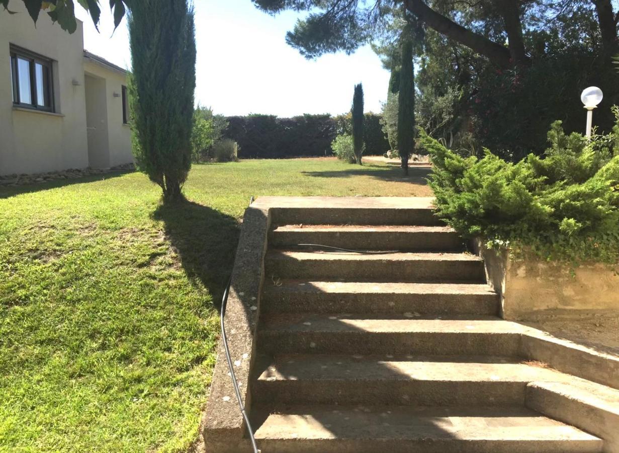 Maison Climatisee, 3 Chambres, 2 Etoiles, Tout Confort Noves Exterior photo